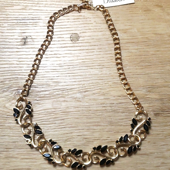 NWT Necklace....short w/ ext. chain - Picture 2 of 2